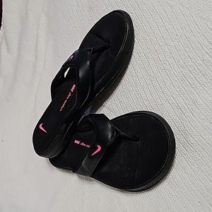 Ladies Nike flip-flops